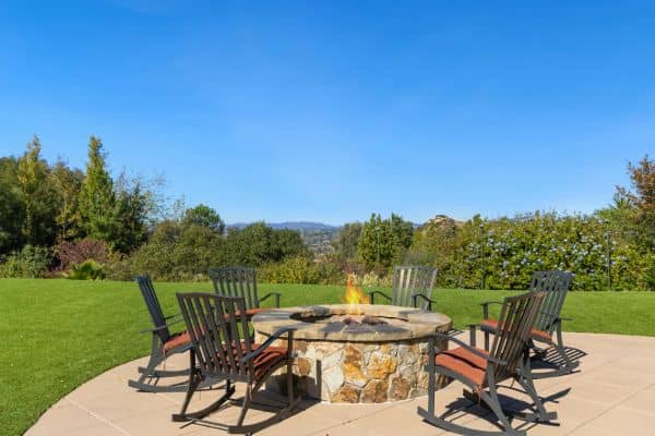 Custom stone fire pit built by an experienced stone mason in Huntsville

